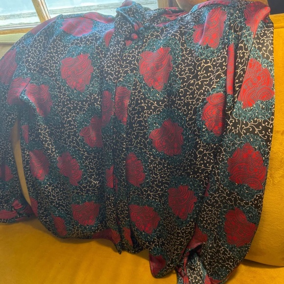 Floral Patterned Long Sleeve Blouse - Picture 2 of 4